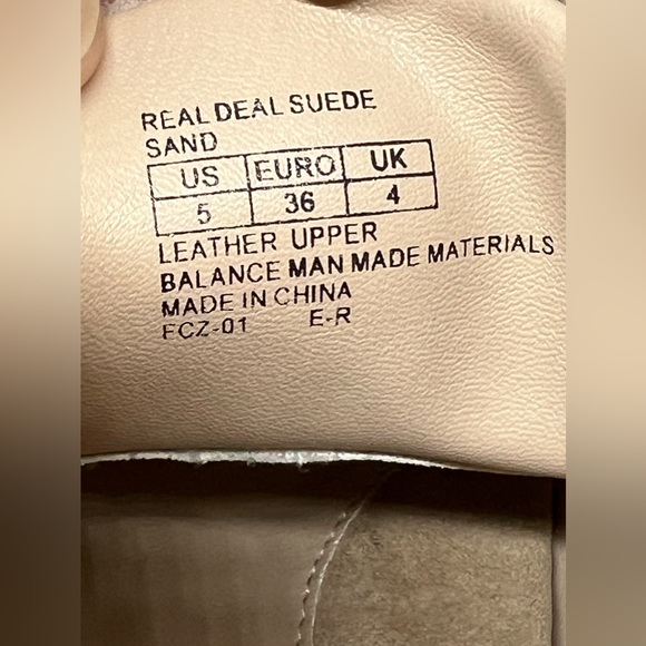 KENNETH COLE NEW YORK Real Deal Sand Suede Chukka Boots / Shoes, NWT, Size 5 - Picture 8 of 9